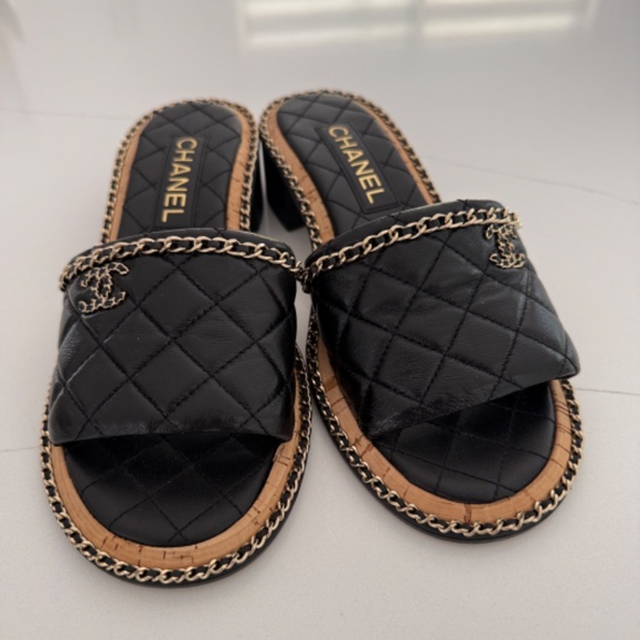 Chanel Interlocking CC Logo Slides Sandals Shoes Black Leather Gold Chain - Picture 5 of 11
